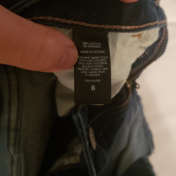 Express Shorts - Picture 3 of 4